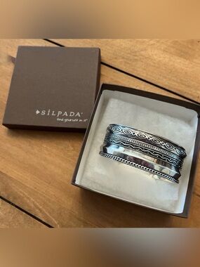 Silpada Reired Sterling Silver Cuff Bracelet, Item #B3424